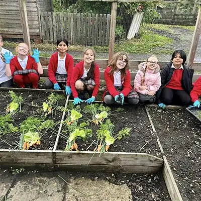 kids planting